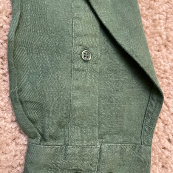 Green button down - Picture 5 of 6